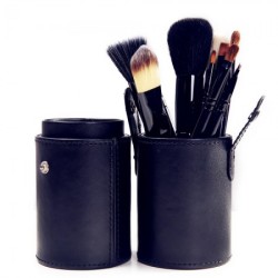 13 Piece Makeup Brush Set With A Round Case