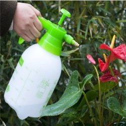 Pump Pressure Water Sprayer 1.5L Hand Held Garden Sprayer Bottle For Plant Weeds