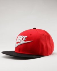 Nike Futura True Cap in Red