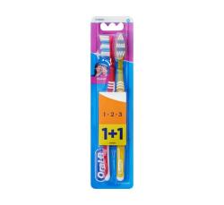 Oral-B Oral B Toothbrush 3 Effect Classic 40 Medium Bundle Pack 1+1
