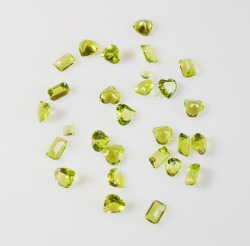 In Stock 28 Peridots Totalling 20ct