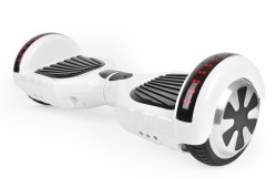 6.5inch Hoverboard White Classic With Bluetooth Speaker + Flashing Led's