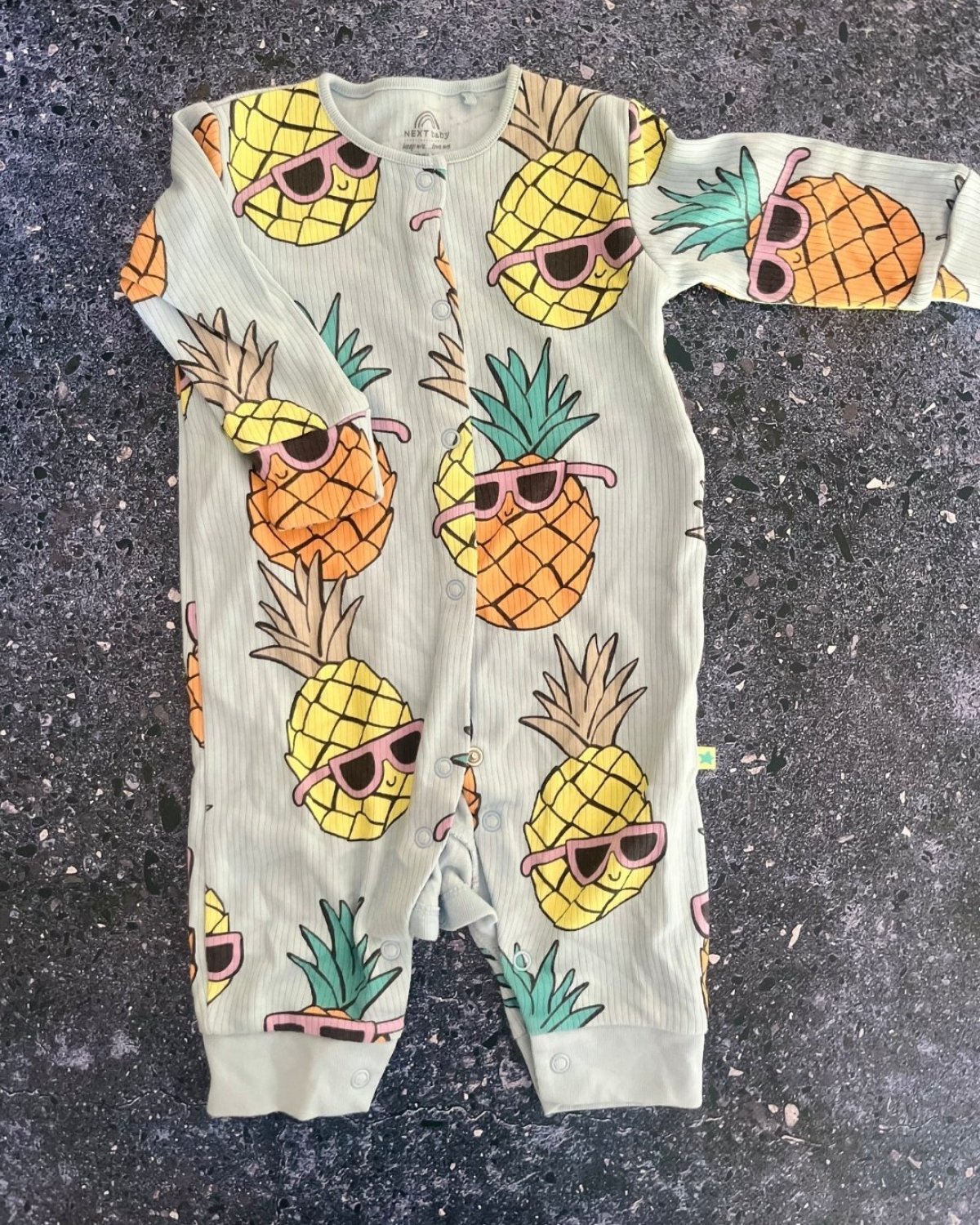 Product image - {main}