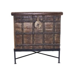 Wooden Single Compartment Pitara Storage Trunk On Stand Sotran Dekorativ