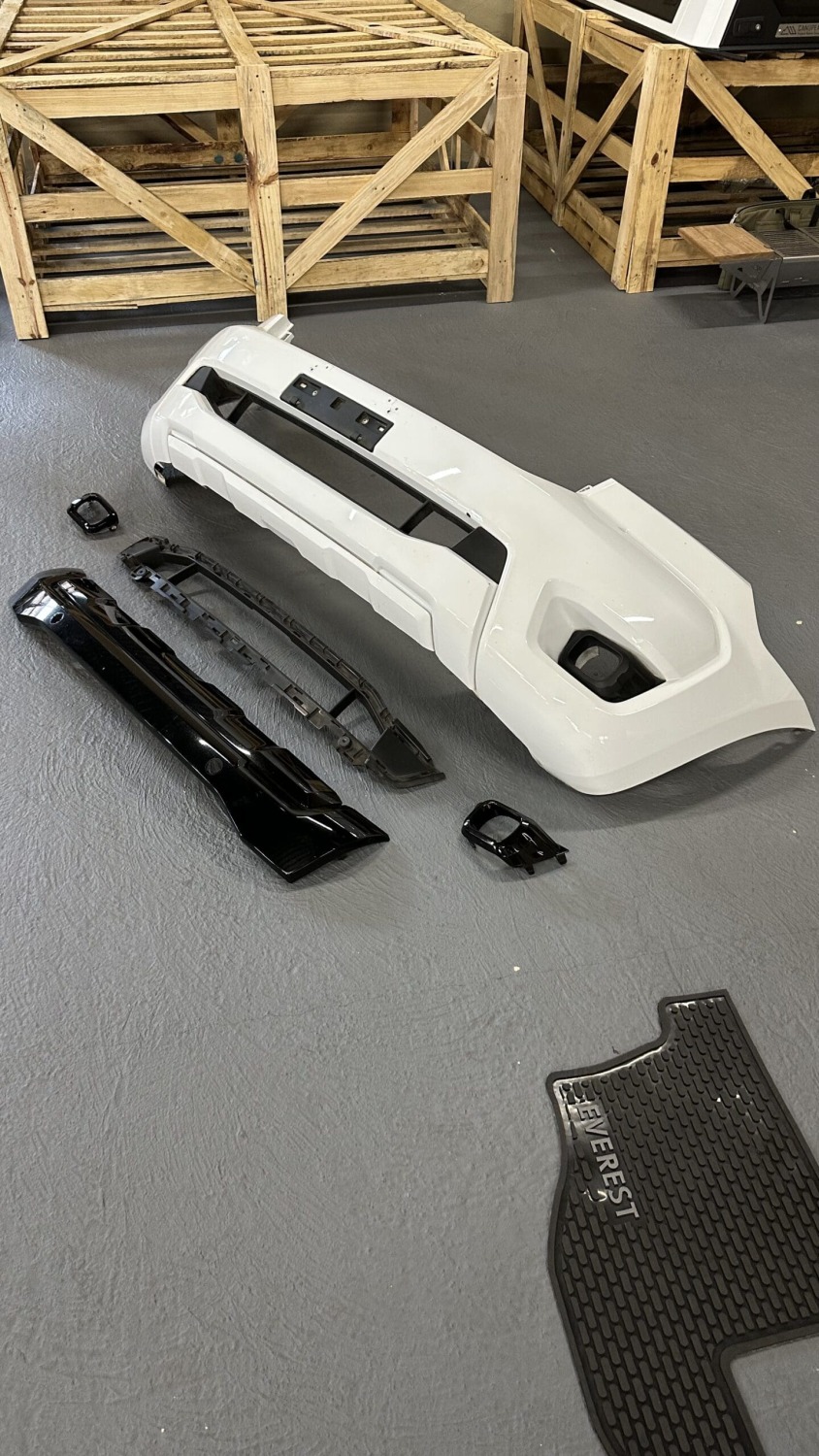 Product image - {main}