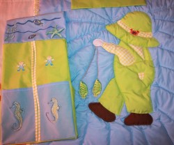 Baby Comforter 69 X 86 Cm With Pillow Case And Nappy Stacker