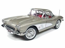 Chevrolet 1961 Corvette Hard Top Fawn Beige Muscle Car & Corvette Nationals Mcacn Limited Edition To 1002 Pieces Worldwide 1 18 Diecast Model Car By Autoworld AMM1151