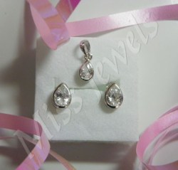 925 Sterling Silver 1.25CT Cz Pendant And Earring Set