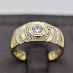 Ring 9CT 3.10 G Engagement Ring