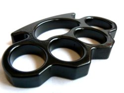 Knuckle Duster in Black
