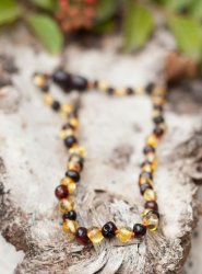 amber teething necklace clicks