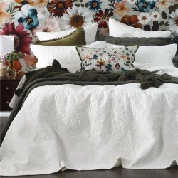 Lourdes Bed Coverlet Set