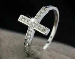 Gorgeous 925 Silver Cross Cz Ring Size 7 Or 8